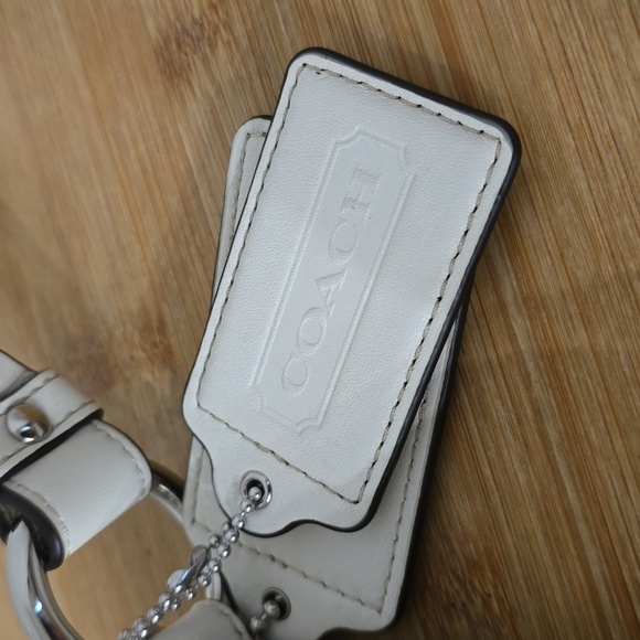 Coach# 19731 Park signature duffle bag purse, with duster bag. - Picture 4 of 8